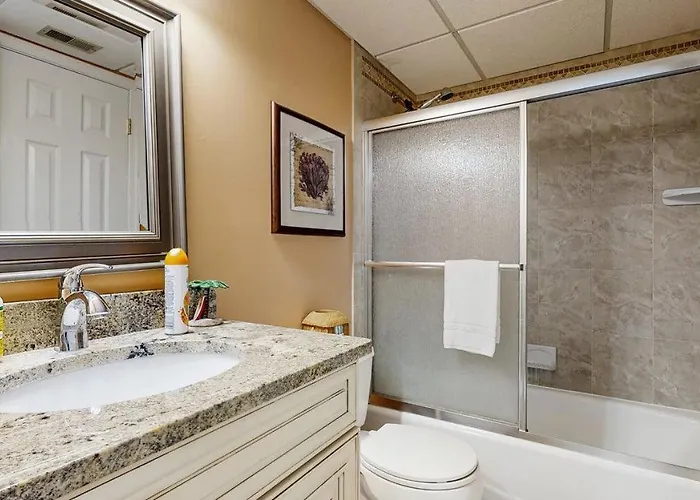Ocean Block Retreat With Easy Access & Shared Pools * Ocean City