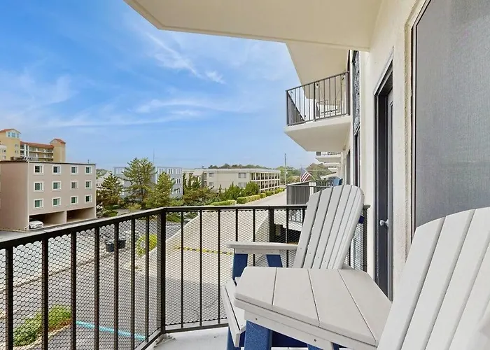 Holiday home Ocean Block Retreat With Easy Access & Shared Pools *