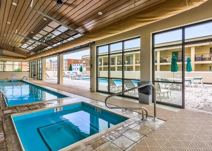 Ocean Block Retreat With Easy Access & Shared Pools Ocean City