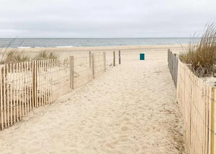 Ocean Block Retreat With Easy Access & Shared Pools Ocean City