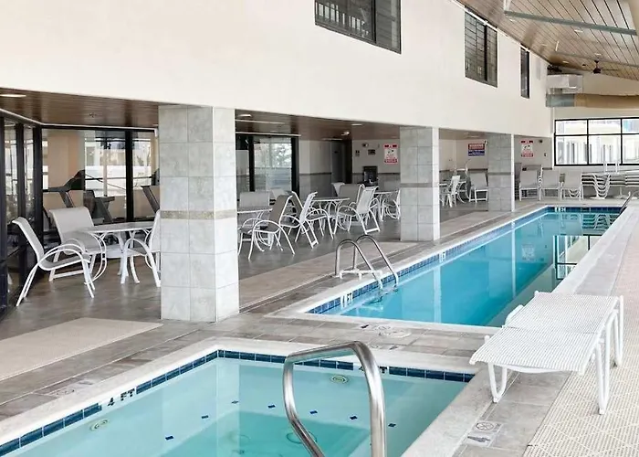 Ocean Block Retreat With Easy Access & Shared Pools Holiday home