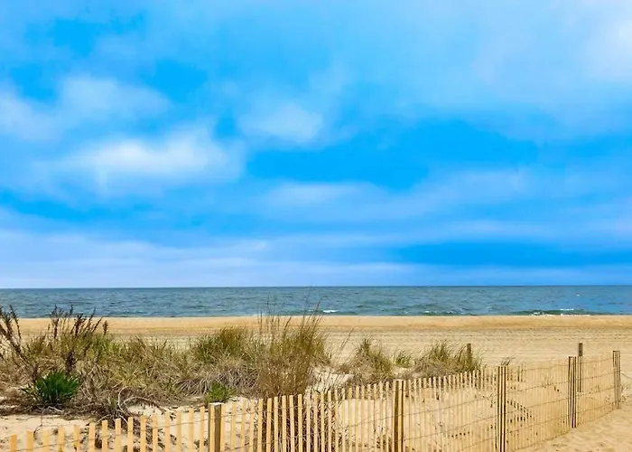 Ocean Block Retreat With Easy Access & Shared Pools Holiday home Ocean City